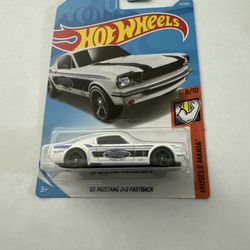 2018 HOT WHEELS MUSCLE MANIA '65 MUSTANG 2+2 FASTBACK WHITE  8/10
