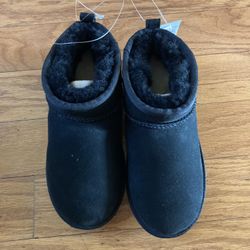 NWT Girls Shearling Ankle Boots Size 2