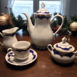 Thun 1794 Czech Republic Karlovarsky Porcelain Tea Set