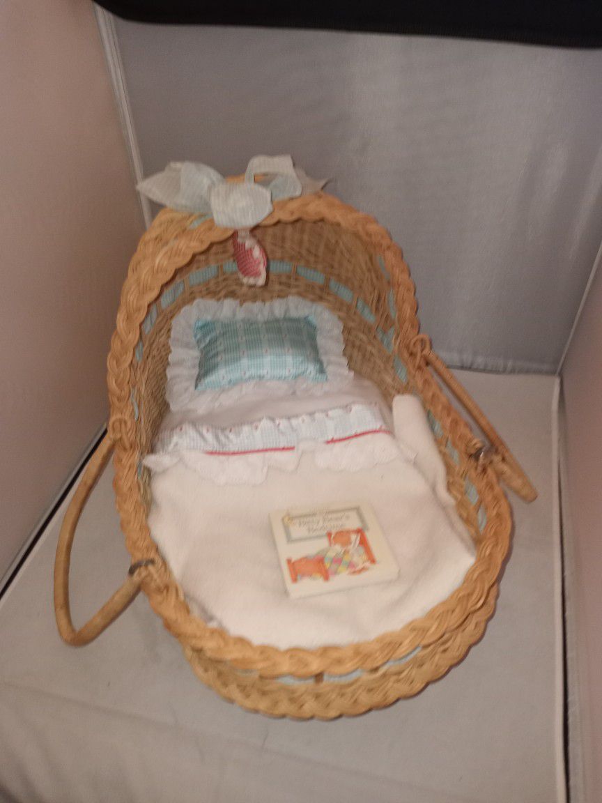 Pleasant Company Bitty Baby  1995 Lullaby Basket 