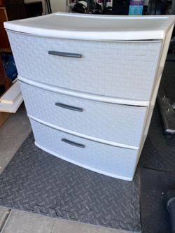 Storage tower - 3 wide compartments