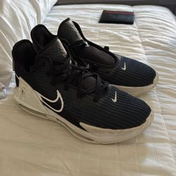 LeBron James Witness 6 black Size 9