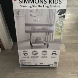 Simmons Kids Shooting Star Rocking Bassinet With Airflow Mesh