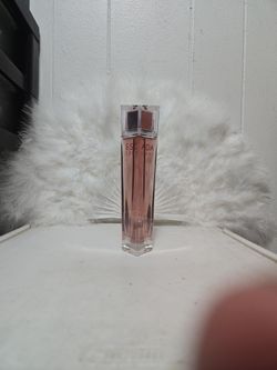 Escada Sentiment..2.5