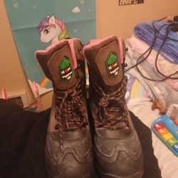 Woman's  size nine Outdoor/ Hunting/ workboots