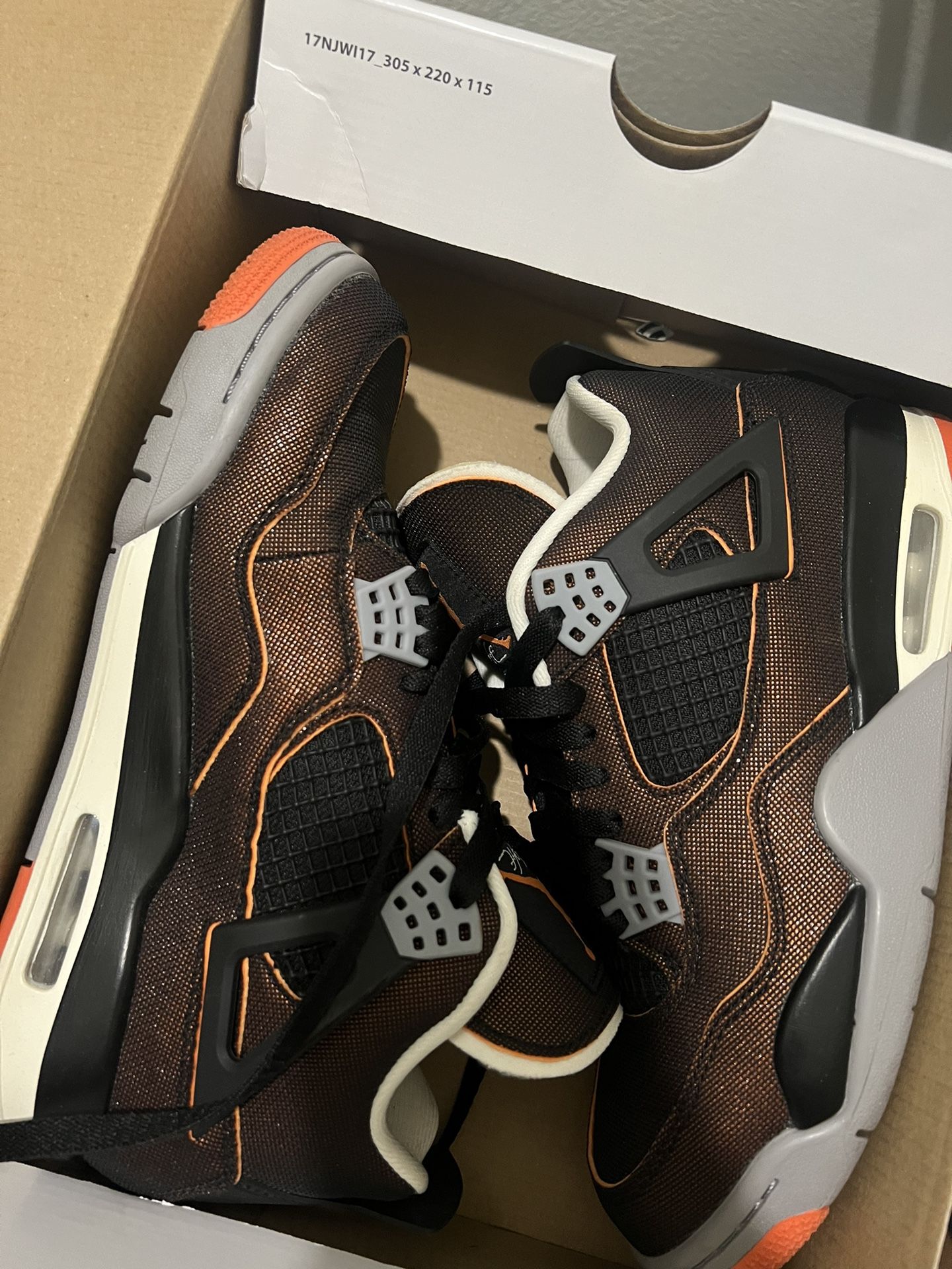 Woman’s Jordan 4 Retro 
