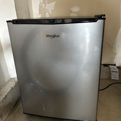 Mini fridge