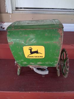 Vintage - 1950's JOHN DEERE CORN SEED PLANTER GREAT FOR YARD DECOR