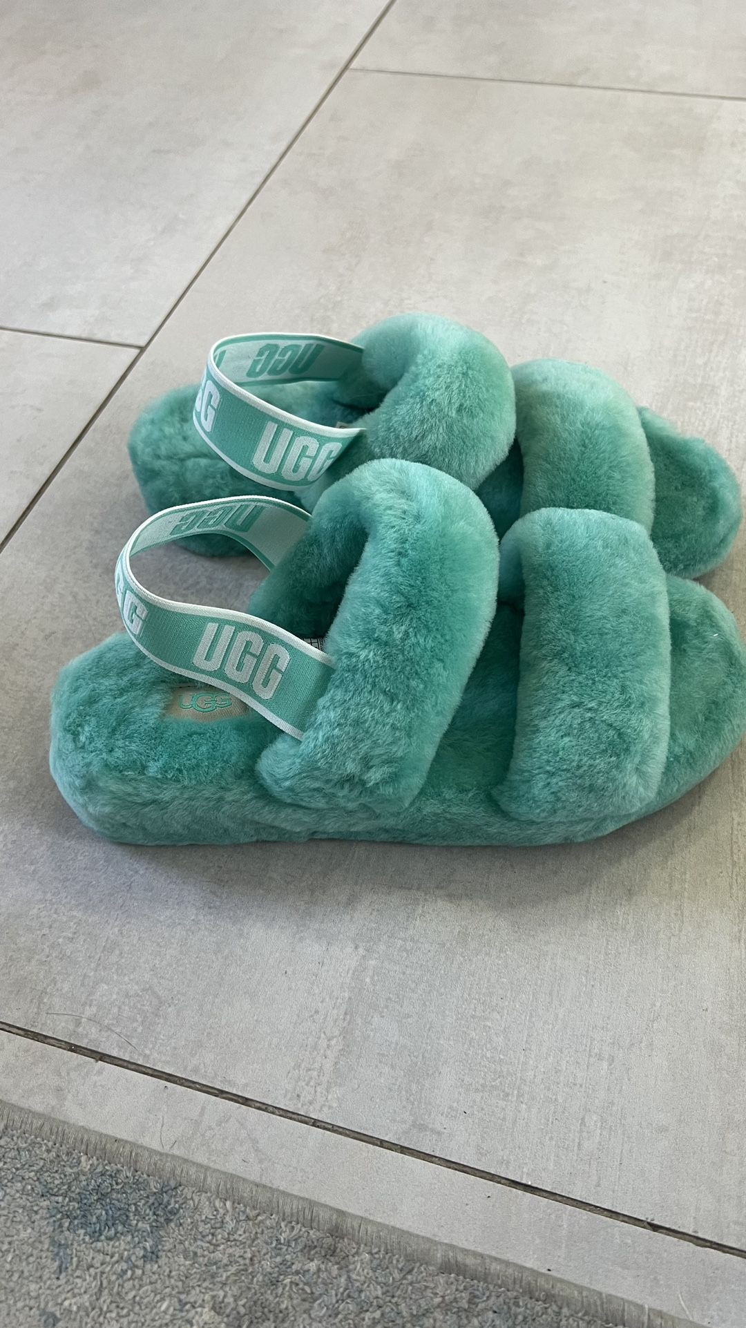 UGG