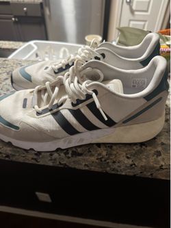 Men’s shoes size 14