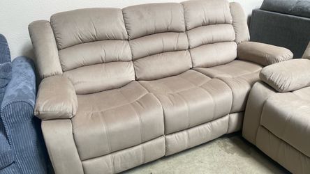 RECLINING SOFA AND LOVE SEAT 4 recliners Beige $899 (msrp $1,699) pick up can deliver