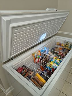 High Point Deep Freezer 21.7 Cu. Ft.