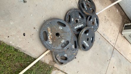 Weightlifting plates