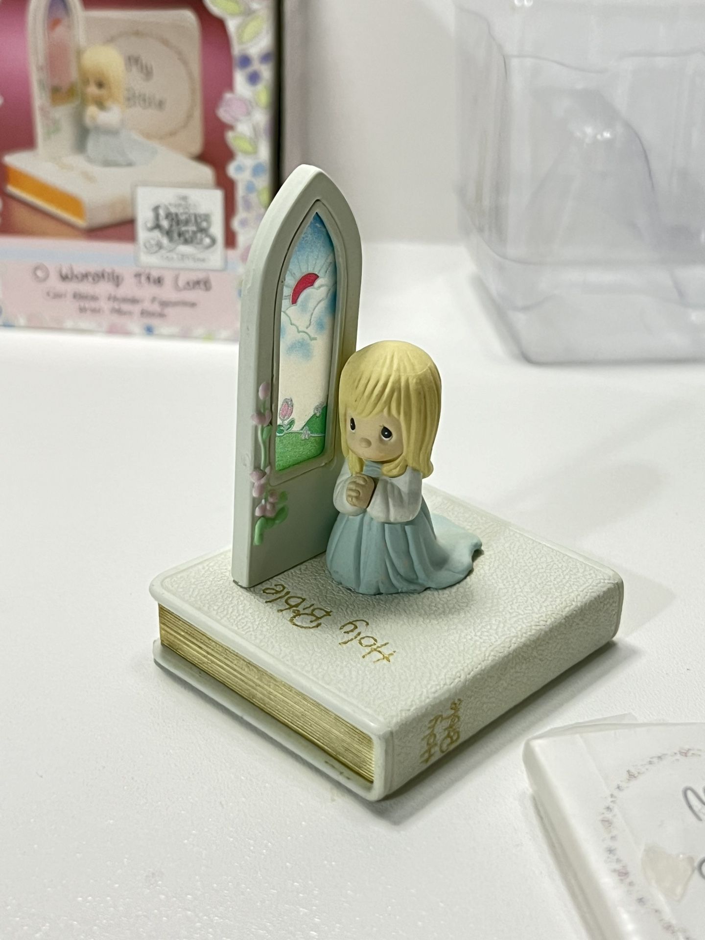 Precious Moments O Worship the Lord - Girl Figurine with Mini Bible w/ Box