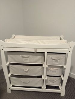 Changing table w/mattress included