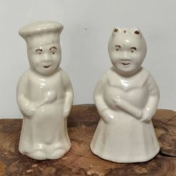 Vintage Collectible White Porcelain Gold Gilt Salt And Pepper Shakers