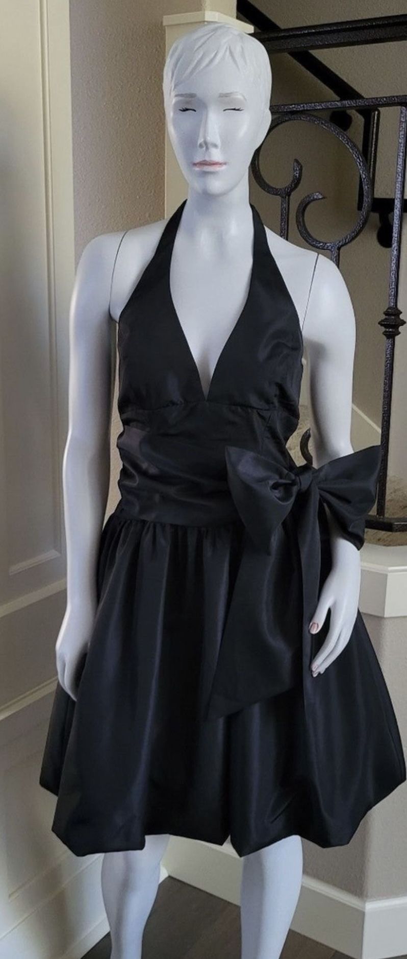 Valentino Black Dress 🖤