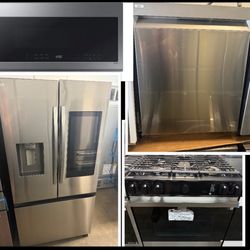 New SET SAMSUNG - Refrigerator Gas Range Microwave Dishwasher 