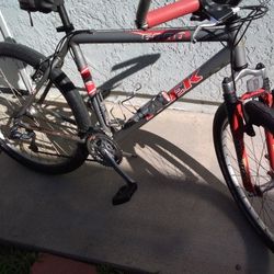 Trek Mountain Bike 