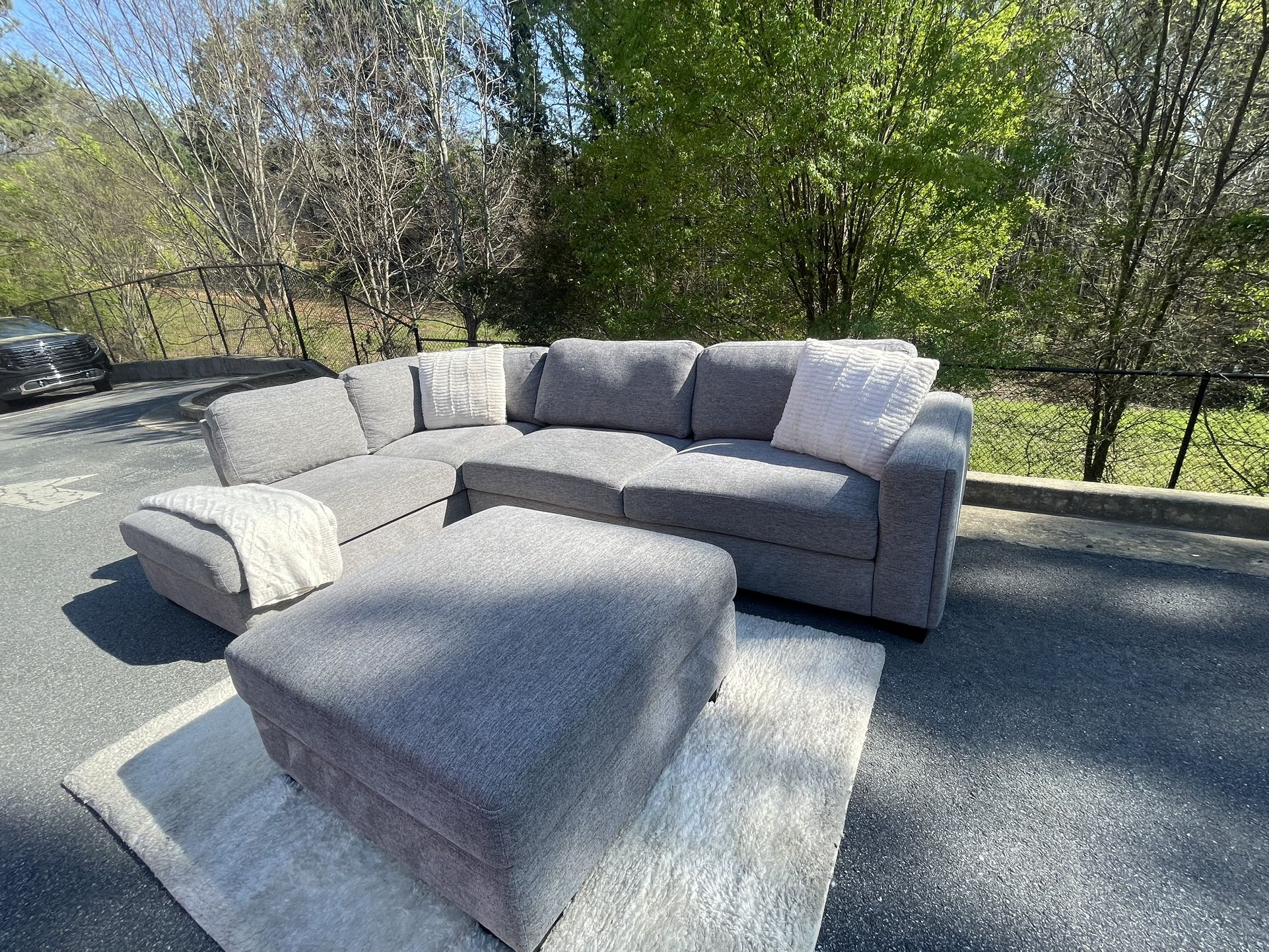 Thomasville sectional couch Delivery Available!
