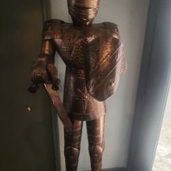 Metal Knight Art Sculpture 