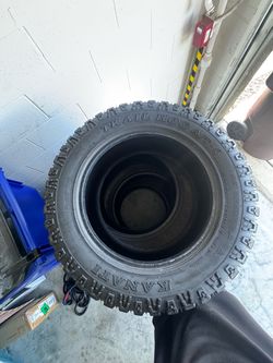 Used tires (trail hog A/T-4) LT305/55R20 118/112Q