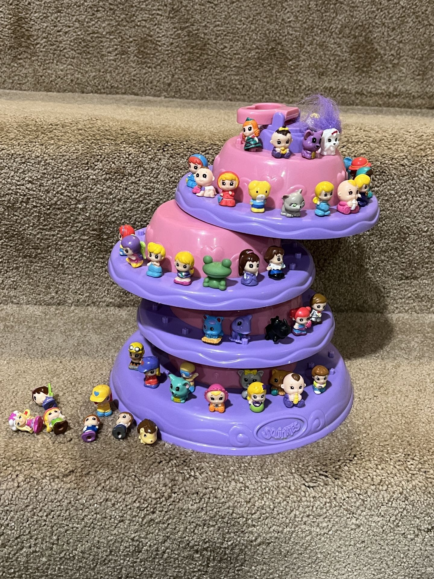 Squinkies Cake display stand with 40+ figures