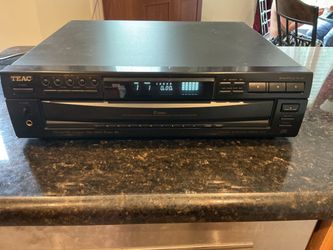 TEAC PD-D2700 5-Disc CD Multi Player