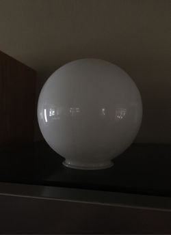 1978 glass ceiling light 8” globe shade