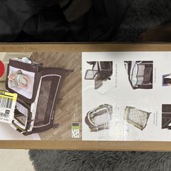 Crib/ Bassinet/ Play yard 