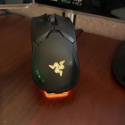 Razer Viper Mouse With Charging Dock