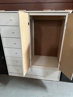 Large Pacoima white color