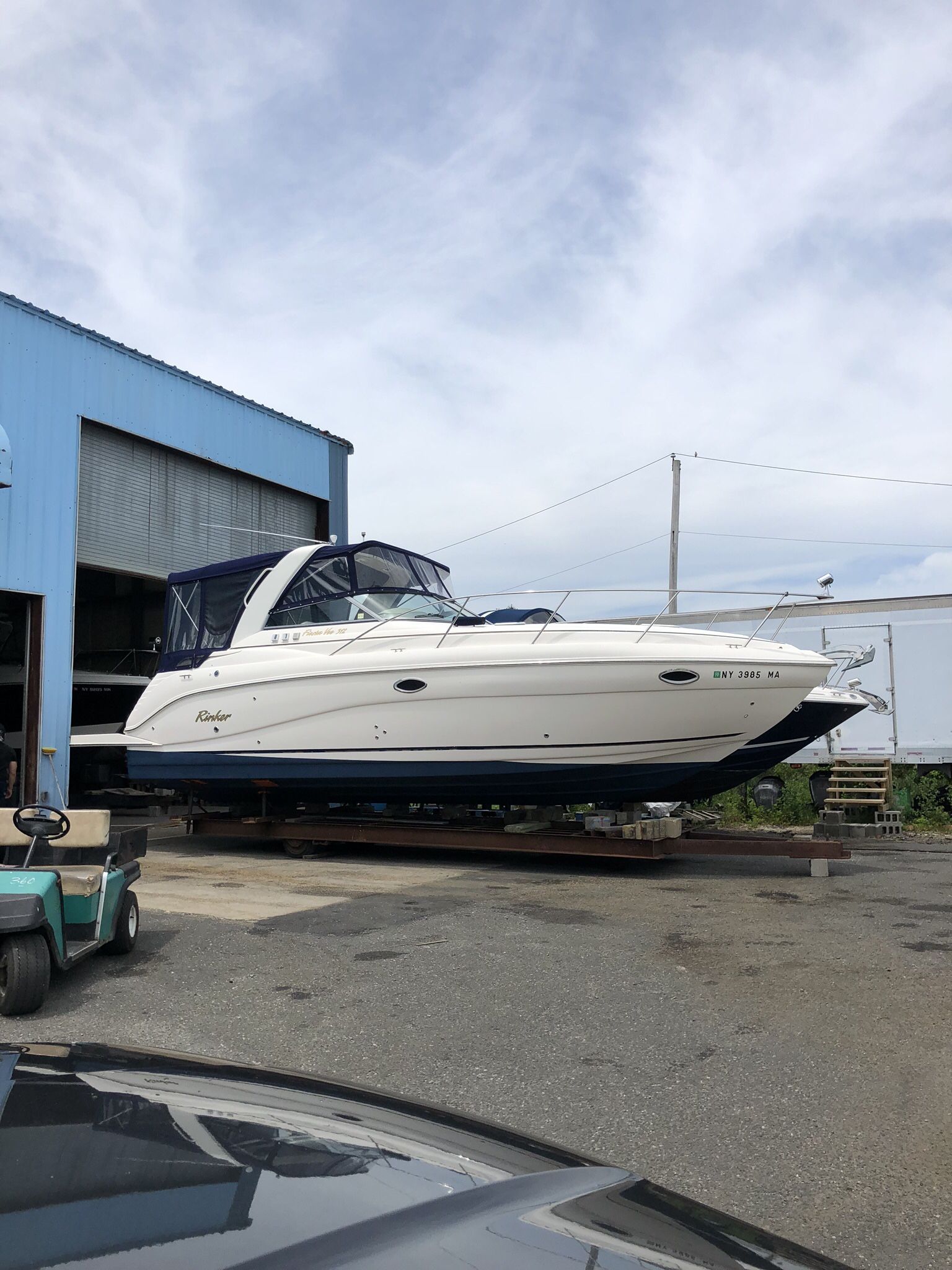 2004 Rinker 312 Fiesta Vee