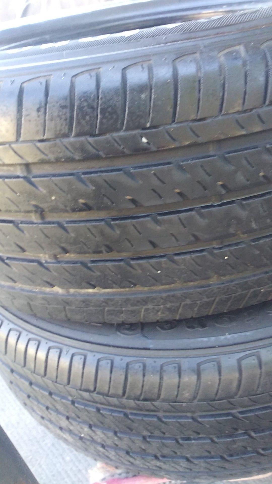 2. 215 50 R17 por $_75 dllrs buenas y baratas miralas