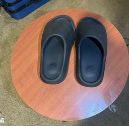 Black Yeezy slides