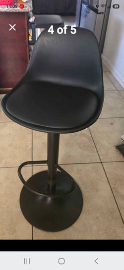 BLACK BAR STOOL