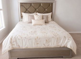 * Beautiful Solid Wood Bedroom Set – Bed Frame, Dresser with Mirror & Nightstand