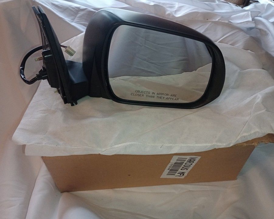 2010 - 2012 Toyota 4Runner Passenger Front Door Mirror