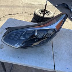 Kia Sportage Left Headlight Lid Oem