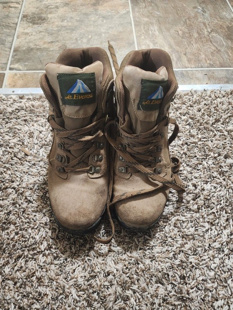 Size 9 Mt. Everest Hiking Boots