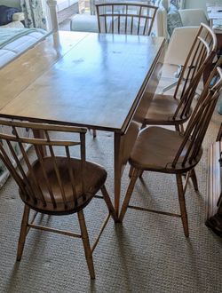 Table & chairs