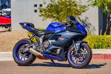 2022 Yamaha R7