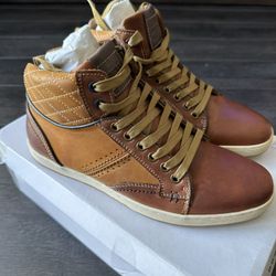 New Steve Madden Brown Sneakers Size 8 
