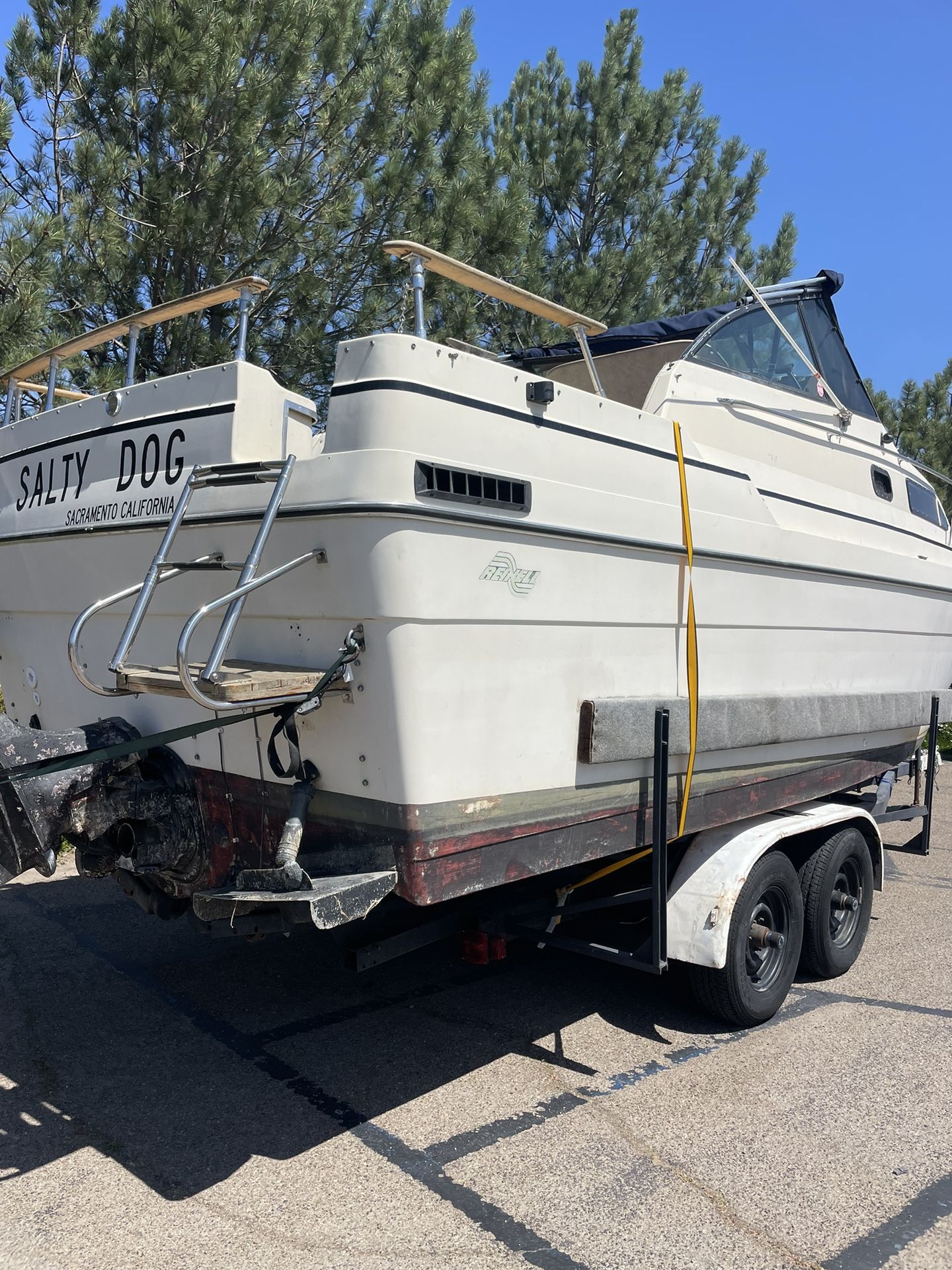 1978 Reinell 26 Ft Cabin Cruiser