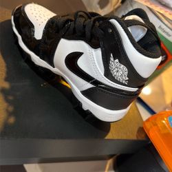 Jordan 1mid Youth Cleats 