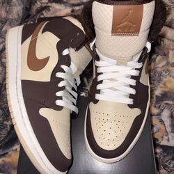 Jordan 1 Mens 8 Womens 9.5 