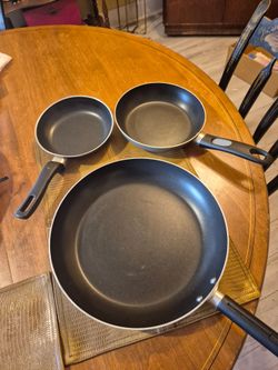 To wherever non-stick aluminum fry pans and one non-branded pan