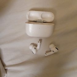 2nd Gen Airpod Pros And Skull Candy Ear Buds