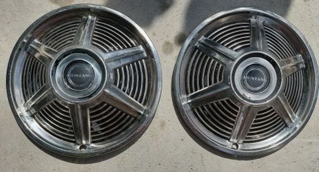 1964-65 Ford mustang hubcaps