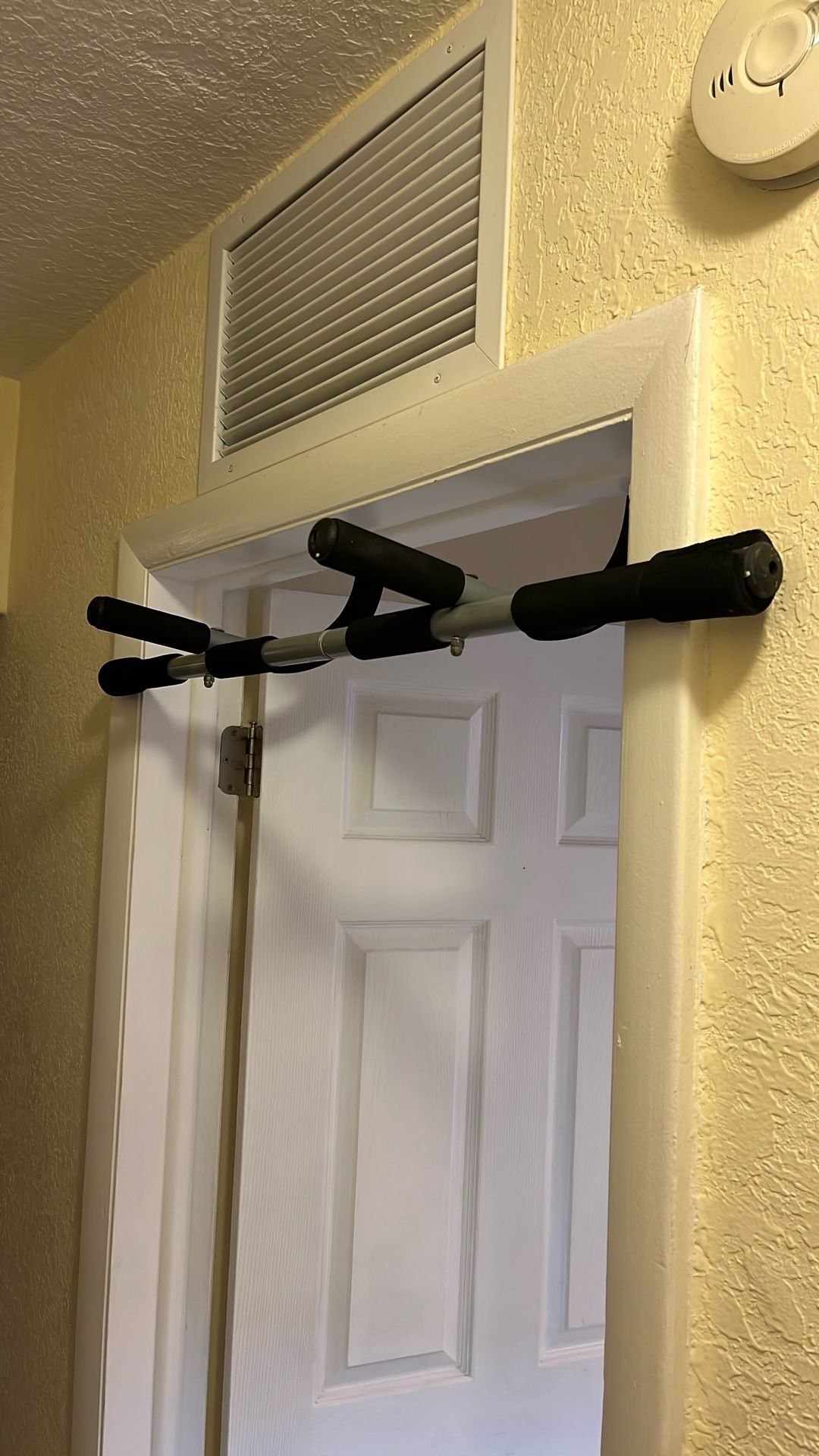 Pull Up Bar